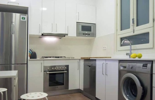 Sitges Town Center Apartment | Batlló: Opposite Ribera beach, in the center of Sitges