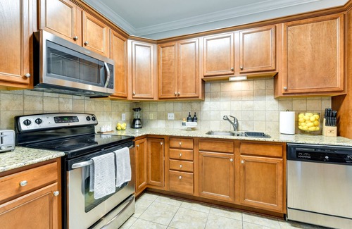 Mid City South Condo | Baton Rouge Condo w/Community Pool: 6 Mi to LSU!
