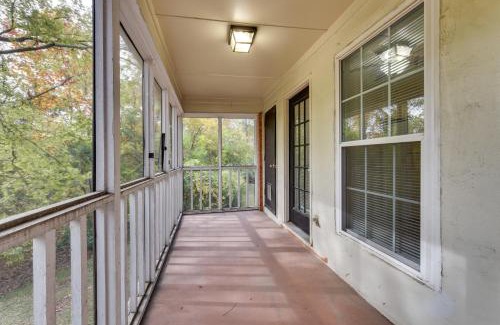 Mid City South Apartment | Baton Rouge Condo with Pool and Balcony, Near Golfing!