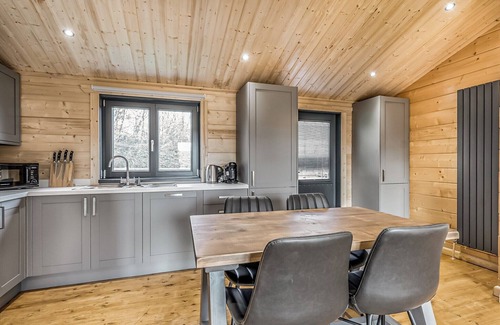 Driffield Ski Chalet | Battleburn Lodge (Pet)