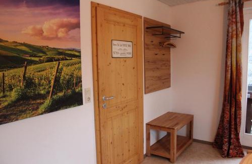 Buchenbach Bed & Breakfast | Bauernhof-Gästezimmer Waldblick