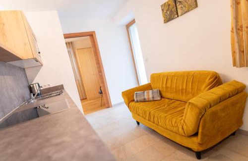 Sluderno Apartment | Bauernhof Residence Hausergut with Ortler views, central and quiet position