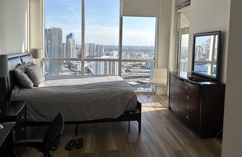 Edgewater Apartment | Bay and City View Penthouse Comfort Stay