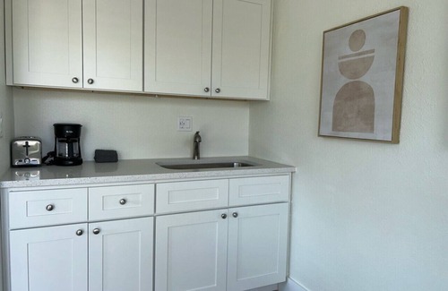 Bay Esplanade Apartment | Bay Apartment by the Water 7