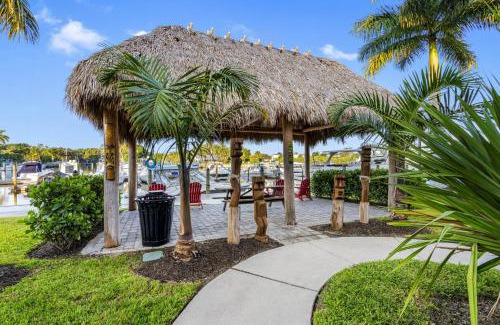 Whitfield Apartment | Bay Breeze
