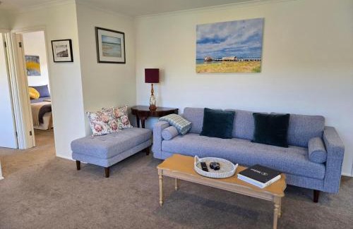 Point Lonsdale Apartment | Bay Bright