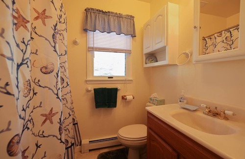 Town Bank House | Bay Cottage at 218 Glencreek Road, Townbank