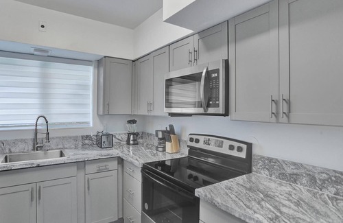 Bay Harbor Islands Apartment | Bay Harbor 2 bedroom - 3 Queens (7)