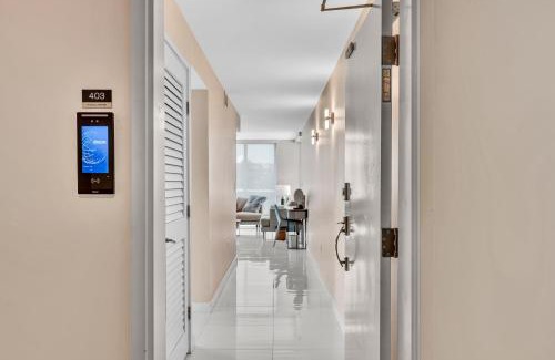 Bay Harbor Islands Apartment | Bay Harbor Islands Luxury Kosher Condo with Rooftop Pool