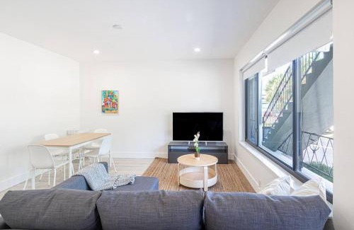 Bay Harbor Islands Apartment | Bay Harbor Unit 3 Lovely 2 Bed 1 Bath Apartment
