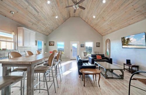 Flour Bluff House | Bay Haven w Shared Boat Dock Waterfront Pool Big Trout by AvantStay