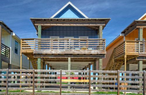 Flour Bluff House | Bay Haven w Shared Boat Dock Waterfront Pool Big Trout by AvantStay