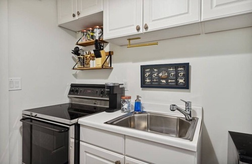 Petoskey House | Bay Inn Studio 5 min to DT Petoskey
