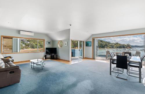 Opua Apartment | Bay of Islands Apartment On The Water- The Bridge
