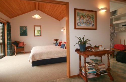 Russell House | Bay of Islands Cottages