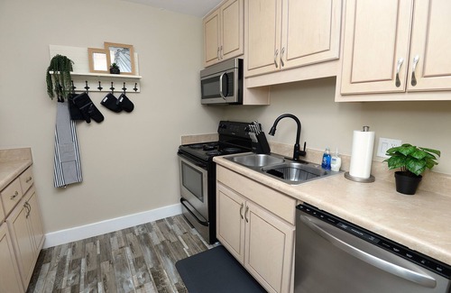 Panama City Condo | Bay Paradise: Luxury 1 Bedroom Condo with Stunning Sunsets & Resort Amenities!