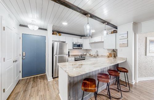 Upper Grand Lagoon Apartment | Bay Point Harbour Villa #221