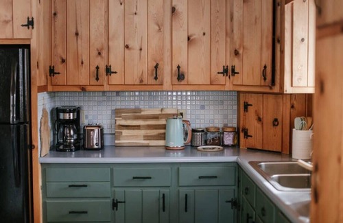 Beulah House | Bay Point Hideaway in the Woods - with Hot Tub!