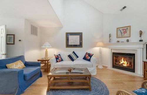 Chincoteague House | Bay Pony