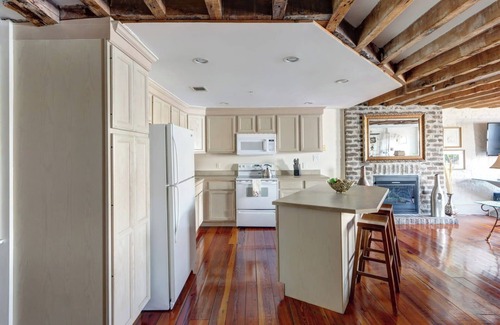 Historic District - North Apartment | Bay Street Flat, Historic | Riverfront View