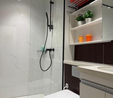 Likas Apartment | Bay Suites Home By Sea JQ 海的家