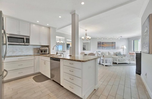 Bradenton Beach Condo | Bay to Bradenton Beach 2-2 Steps to Bridge Street-Marina