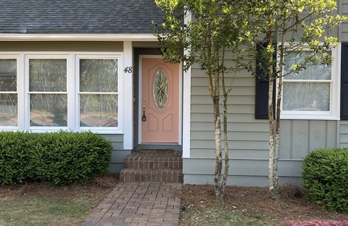 Elizabethtown House | Bay Tree Lake Waterfront Near White Lake