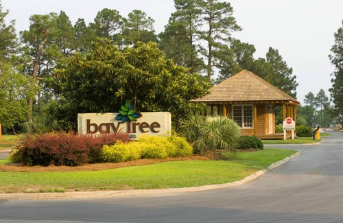 Elizabethtown House | Bay Tree Lake Waterfront Near White Lake