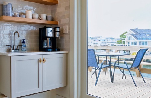 Osborn Island House | BAY FRONT WITH VIEWS, BRING YOUR BOAT!!