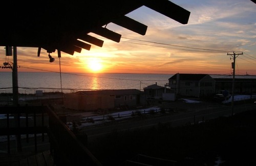 North Truro Apartment | BAY VIEWS, BEACH ACROSS STREET, GREAT DEAL!