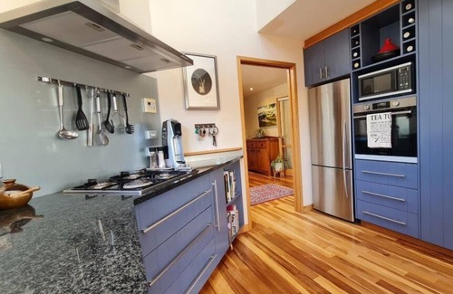 Pohara House | Bay Views on Bay Vista