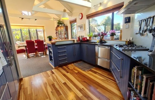Pohara House | Bay Views on Bay Vista