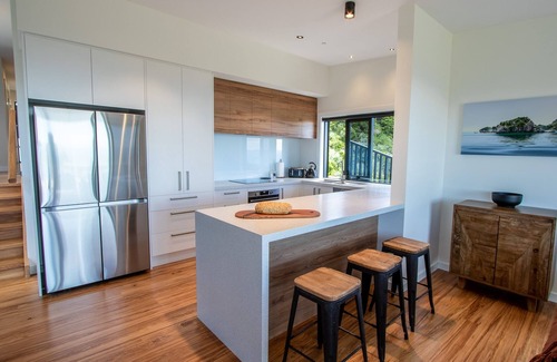 Pohara House | Bay Vista Beauty - Pohara Holiday Home