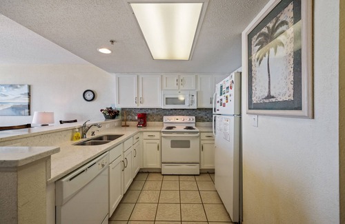 Crescent Beach Condo | Bay Watch 333-2BR/2BA Oceanfront Condo in North Myrtle Beach