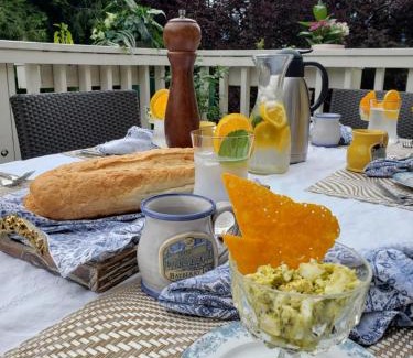 Ashland Hotel | Bayberry Inn B&B and Oregon Wellness Retreat