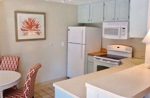 Treasure Island Apartment | Bayfront 2 Bedroom with Private Dock and Beach Access Riley's Retreat