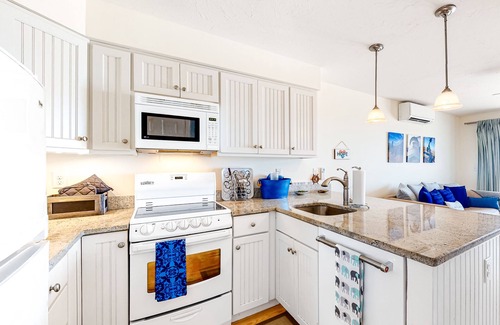 North Truro Apartment | Bayfront, 2-Level Condo w/Beach Access, 3 Decks, WiFi & Bay Views at Sunset