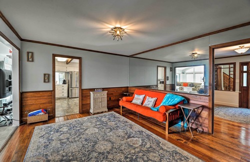 Chocowinity House | Bayfront Blounts Creek Home: Private Beach + Dock!