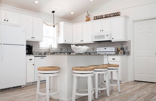 East End House | BAYFRONT Coastal Retreat