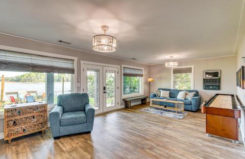 Florida Panhandle House | Bayfront Milton Retreat with Dock and Game Room