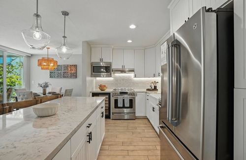 Crown Point Condo | Bayfront Paradise - Flexible 30 Day Plus with Amazing Bay View and Pool!
