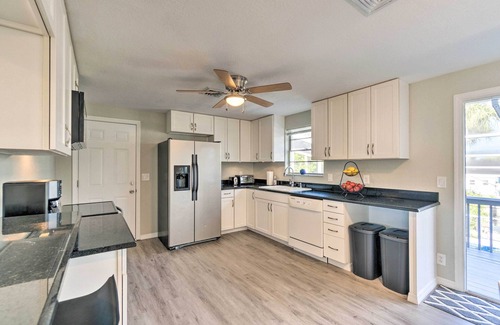 Englewood South House | Bayfront Paradise w/Heated Pool & Balcony!
