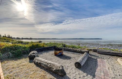 Birch Bay House | Bayfront Retreat with Private Beach in Birch Bay