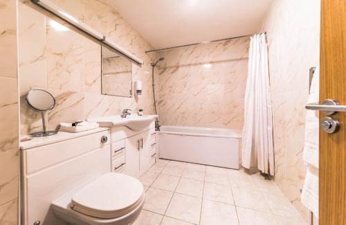 Slough Hotel | Baylis House Hotel