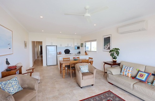 Waterhouse House | Baylys Reef - Beachside Retreat