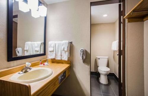 Appleton Hotel | Baymont by Wyndham Appleton