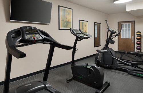 Belleville Hotel | Baymont by Wyndham Belleville Airport Area Free Airport Shuttle