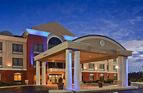 Bessemer Hotel | Baymont by Wyndham Bessemer