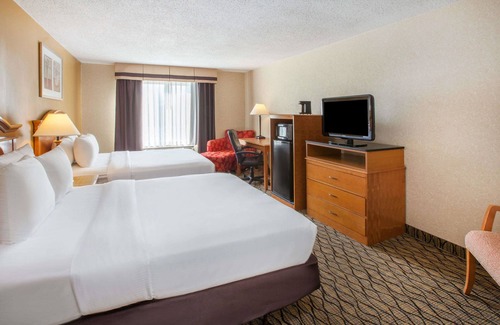 Canton Hotel | Baymont by Wyndham Canton