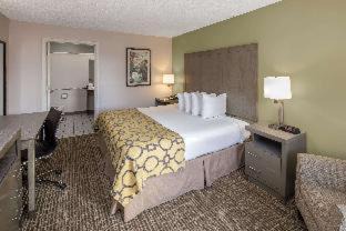 Cleveland Hotel | Baymont by Wyndham Cleveland